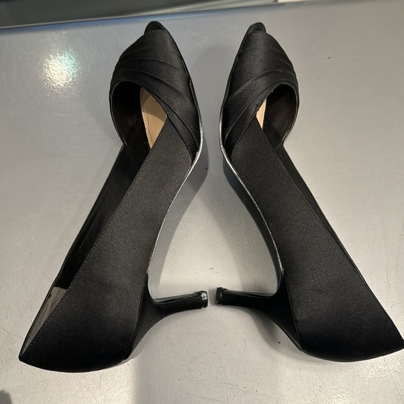 Like new in box Nina peep toe satin heels size 10 - Picture 5 of 12